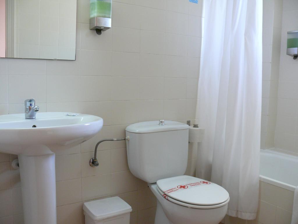 Bay Hotel Roses Kamer foto