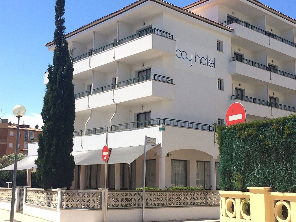 Bay Hotel Roses Buitenkant foto